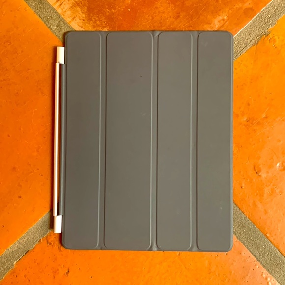 APPLE iPad 4G 32GB White A1430 + Hardshell Case + Keyboard + Accessories + Box - Picture 9 of 16